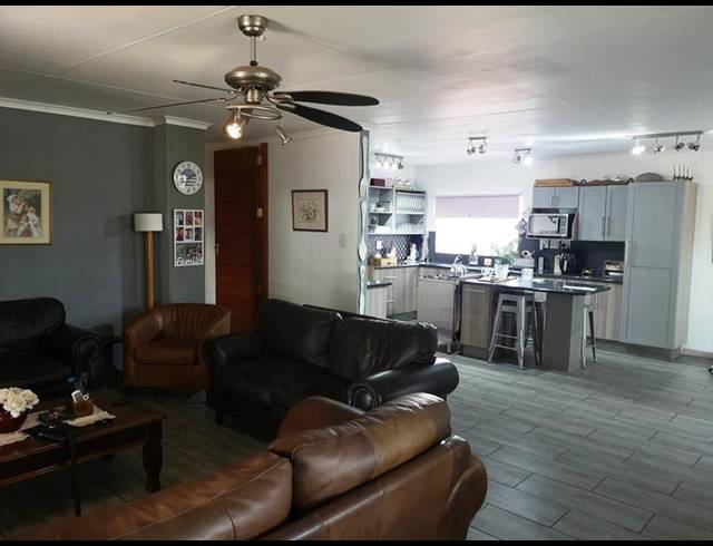 4 BEDROOM HOUSE FOR SALE IN MODIMOLLE